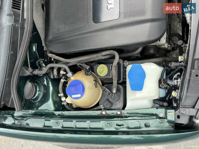 Зеленый Фольксваген Гольф, объемом двигателя 1.6 л и пробегом 221 тыс. км за 5200 $, фото 39 на Automoto.ua