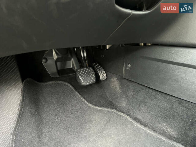 Зеленый Фольксваген Гольф, объемом двигателя 1.6 л и пробегом 221 тыс. км за 5200 $, фото 33 на Automoto.ua