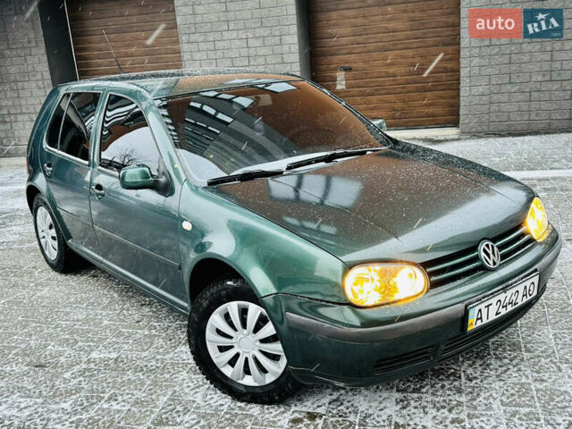 Зеленый Фольксваген Гольф, объемом двигателя 1.39 л и пробегом 300 тыс. км за 2950 $, фото 2 на Automoto.ua