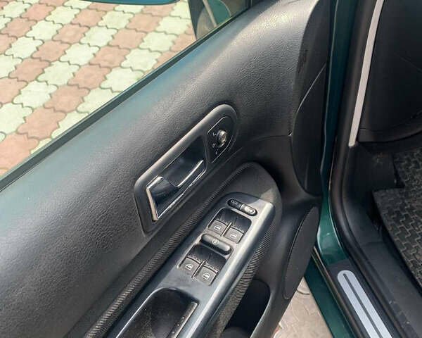 Зелений Фольксваген Гольф, об'ємом двигуна 1.4 л та пробігом 187 тис. км за 4700 $, фото 3 на Automoto.ua