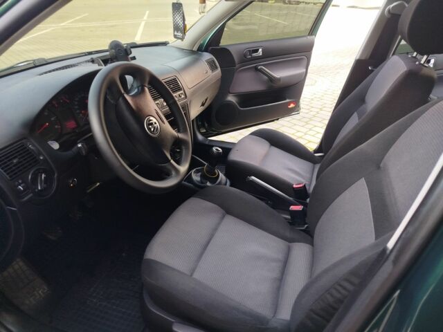 Зелений Фольксваген Гольф, об'ємом двигуна 1.6 л та пробігом 307 тис. км за 4100 $, фото 6 на Automoto.ua