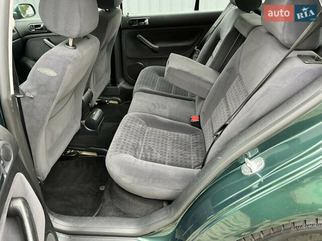 Зеленый Фольксваген Гольф, объемом двигателя 1.6 л и пробегом 221 тыс. км за 5200 $, фото 25 на Automoto.ua