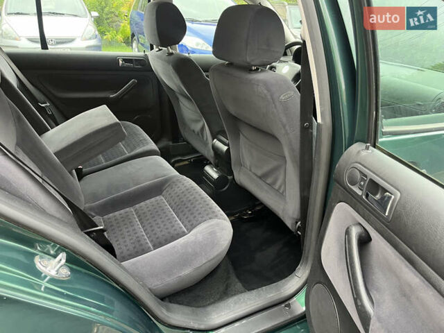 Зеленый Фольксваген Гольф, объемом двигателя 1.6 л и пробегом 221 тыс. км за 5200 $, фото 26 на Automoto.ua