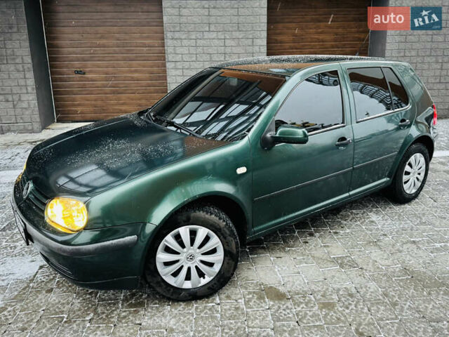 Зеленый Фольксваген Гольф, объемом двигателя 1.39 л и пробегом 300 тыс. км за 2950 $, фото 16 на Automoto.ua