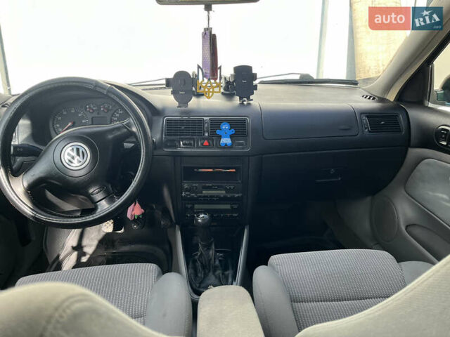 Зеленый Фольксваген Гольф, объемом двигателя 1.6 л и пробегом 198 тыс. км за 2999 $, фото 3 на Automoto.ua