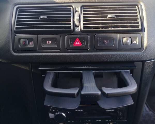 Фольксваген Гольф 2000 в Коломые на Automoto.ua Зеленый Фольксваген Гольф, объемом двигателя 1.6 л и пробегом 307 тыс. км за 4200 $, фото 30 на Automoto.ua