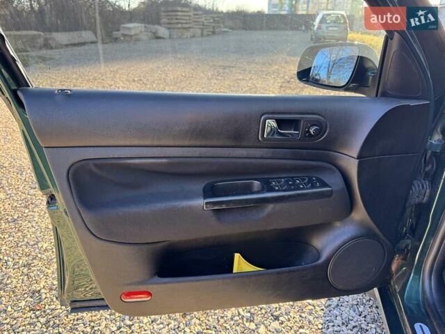 Зеленый Фольксваген Гольф, объемом двигателя 1.6 л и пробегом 250 тыс. км за 4000 $, фото 11 на Automoto.ua