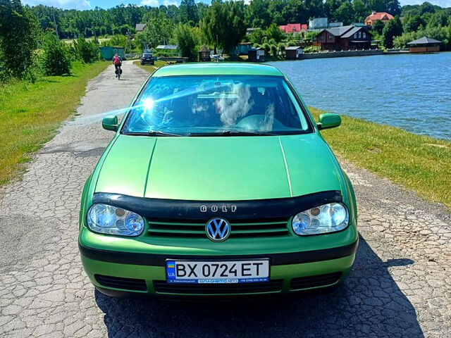 Зеленый Фольксваген Гольф, объемом двигателя 1.6 л и пробегом 196 тыс. км за 3600 $, фото 2 на Automoto.ua