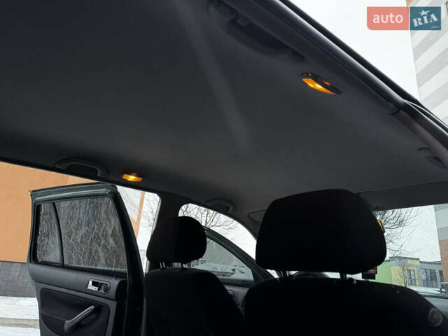 Зеленый Фольксваген Гольф, объемом двигателя 1.39 л и пробегом 300 тыс. км за 2950 $, фото 30 на Automoto.ua