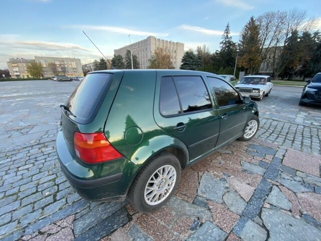 Зеленый Фольксваген Гольф, объемом двигателя 1.4 л и пробегом 288 тыс. км за 3800 $, фото 2 на Automoto.ua