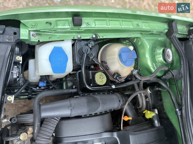 Зеленый Фольксваген Гольф, объемом двигателя 1.39 л и пробегом 160 тыс. км за 4499 $, фото 15 на Automoto.ua