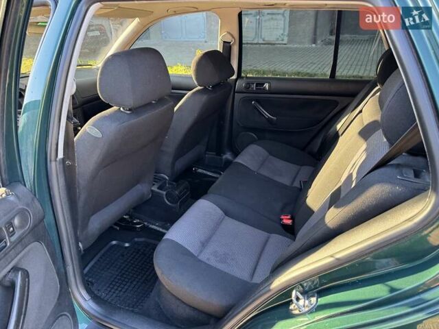 Зеленый Фольксваген Гольф, объемом двигателя 1.6 л и пробегом 250 тыс. км за 4000 $, фото 19 на Automoto.ua