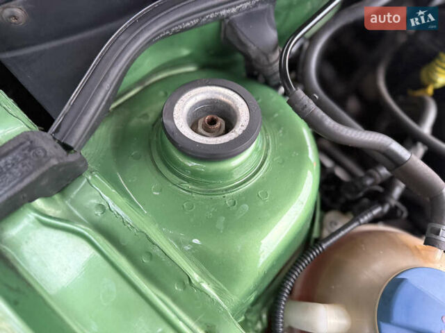 Зеленый Фольксваген Гольф, объемом двигателя 1.39 л и пробегом 160 тыс. км за 4499 $, фото 24 на Automoto.ua