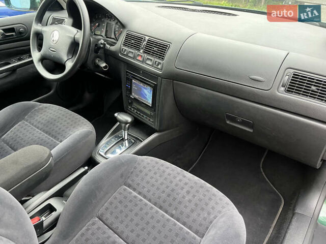 Зеленый Фольксваген Гольф, объемом двигателя 1.6 л и пробегом 221 тыс. км за 5200 $, фото 28 на Automoto.ua