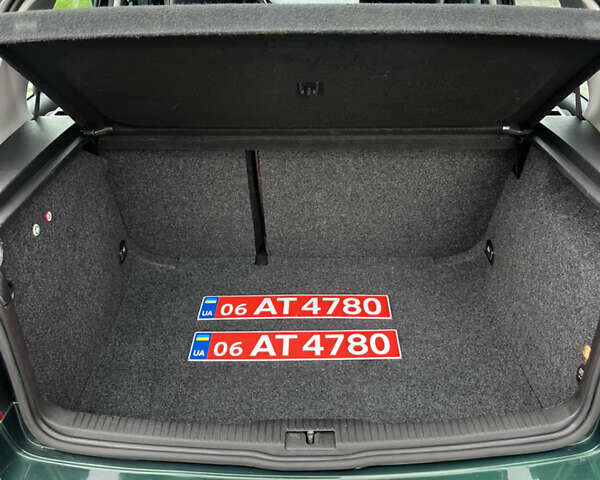 Зеленый Фольксваген Гольф, объемом двигателя 1.6 л и пробегом 221 тыс. км за 5200 $, фото 19 на Automoto.ua