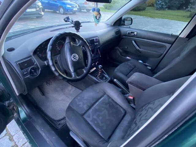 Зеленый Фольксваген Гольф, объемом двигателя 1.4 л и пробегом 288 тыс. км за 3800 $, фото 4 на Automoto.ua