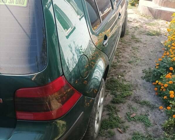 Зелений Фольксваген Гольф, об'ємом двигуна 1.9 л та пробігом 326 тис. км за 4200 $, фото 1 на Automoto.ua
