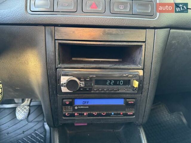 Зеленый Фольксваген Гольф, объемом двигателя 1.6 л и пробегом 250 тыс. км за 4000 $, фото 16 на Automoto.ua