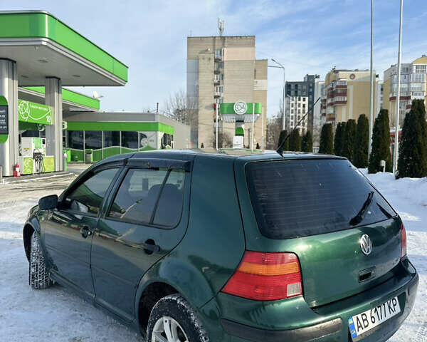Зеленый Фольксваген Гольф, объемом двигателя 1.6 л и пробегом 299 тыс. км за 3650 $, фото 3 на Automoto.ua
