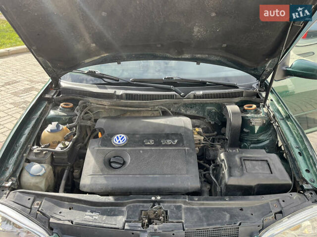 Зеленый Фольксваген Гольф, объемом двигателя 1.6 л и пробегом 198 тыс. км за 2999 $, фото 7 на Automoto.ua
