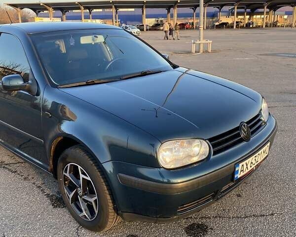 Зеленый Фольксваген Гольф, объемом двигателя 1.6 л и пробегом 250 тыс. км за 4200 $, фото 1 на Automoto.ua