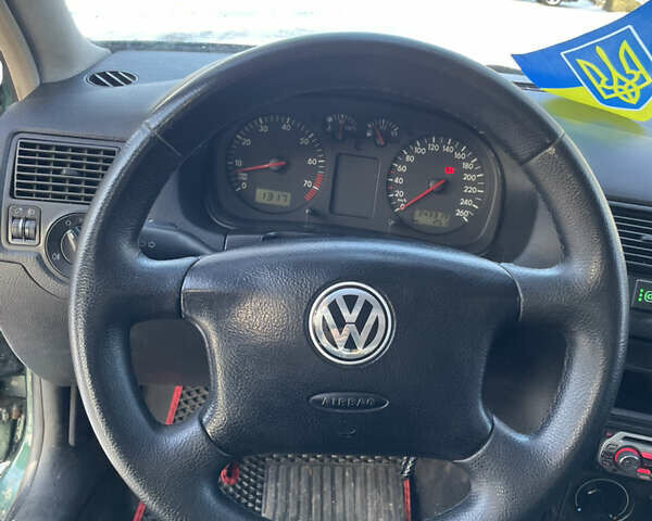 Зеленый Фольксваген Гольф, объемом двигателя 1.6 л и пробегом 343 тыс. км за 3600 $, фото 21 на Automoto.ua