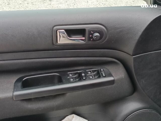 Зеленый Фольксваген Гольф, объемом двигателя 1.6 л и пробегом 170 тыс. км за 4990 $, фото 16 на Automoto.ua