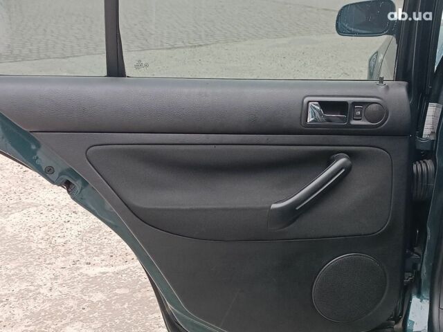 Зеленый Фольксваген Гольф, объемом двигателя 1.6 л и пробегом 170 тыс. км за 4990 $, фото 32 на Automoto.ua