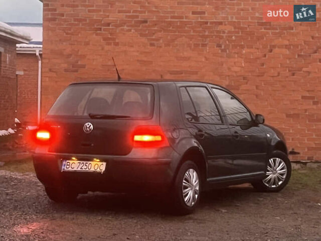 Зеленый Фольксваген Гольф, объемом двигателя 1.39 л и пробегом 210 тыс. км за 2650 $, фото 9 на Automoto.ua