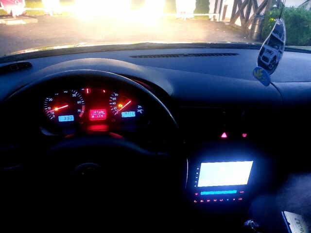 Зелений Фольксваген Гольф, об'ємом двигуна 1.6 л та пробігом 183 тис. км за 3500 $, фото 6 на Automoto.ua