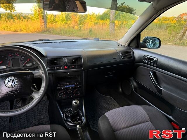 Зеленый Фольксваген Гольф, объемом двигателя 1.4 л и пробегом 228 тыс. км за 4200 $, фото 6 на Automoto.ua