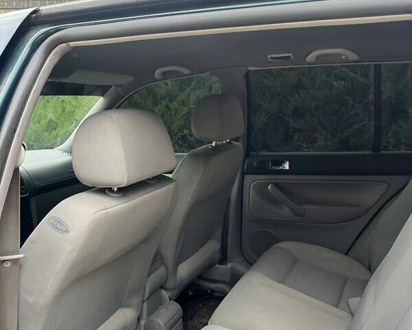 Зеленый Фольксваген Гольф, объемом двигателя 1.6 л и пробегом 218 тыс. км за 4150 $, фото 2 на Automoto.ua