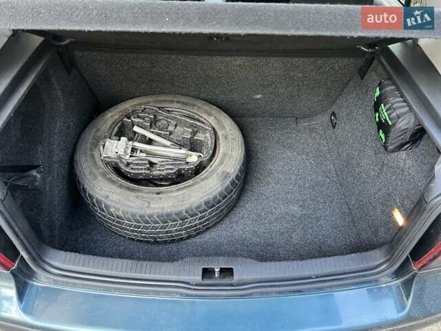 Зеленый Фольксваген Гольф, объемом двигателя 1.6 л и пробегом 298 тыс. км за 4799 $, фото 9 на Automoto.ua