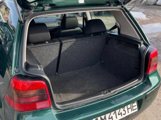 Зеленый Фольксваген Гольф, объемом двигателя 1.4 л и пробегом 230 тыс. км за 3500 $, фото 6 на Automoto.ua