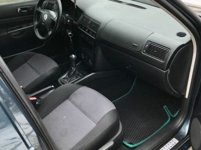 Зеленый Фольксваген Гольф, объемом двигателя 1.6 л и пробегом 251 тыс. км за 4350 $, фото 10 на Automoto.ua