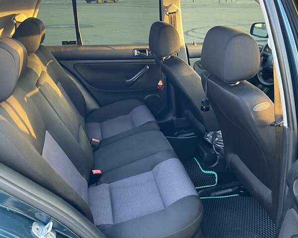 Зеленый Фольксваген Гольф, объемом двигателя 1.6 л и пробегом 250 тыс. км за 4200 $, фото 10 на Automoto.ua