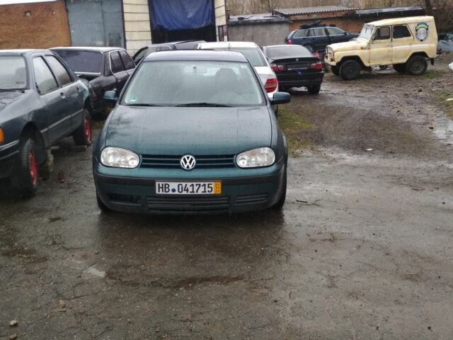 Зеленый Фольксваген Гольф, объемом двигателя 0 л и пробегом 250 тыс. км за 4000 $, фото 1 на Automoto.ua