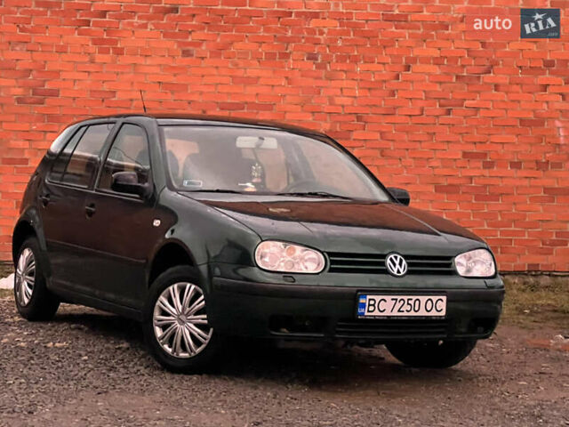 Зеленый Фольксваген Гольф, объемом двигателя 1.39 л и пробегом 210 тыс. км за 2650 $, фото 2 на Automoto.ua