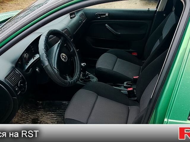 Зеленый Фольксваген Гольф, объемом двигателя 1.4 л и пробегом 216 тыс. км за 3700 $, фото 4 на Automoto.ua