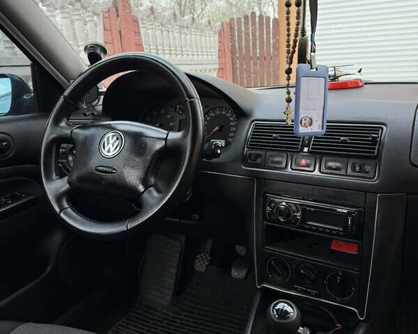 Зеленый Фольксваген Гольф, объемом двигателя 1.6 л и пробегом 238 тыс. км за 3750 $, фото 8 на Automoto.ua