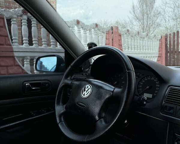 Зеленый Фольксваген Гольф, объемом двигателя 1.6 л и пробегом 238 тыс. км за 3750 $, фото 7 на Automoto.ua