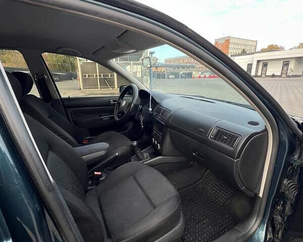 Зеленый Фольксваген Гольф, объемом двигателя 1.6 л и пробегом 298 тыс. км за 4799 $, фото 6 на Automoto.ua