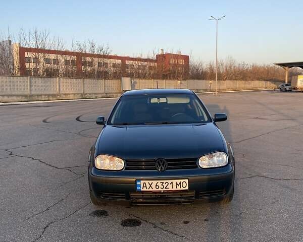 Зеленый Фольксваген Гольф, объемом двигателя 1.6 л и пробегом 250 тыс. км за 4200 $, фото 6 на Automoto.ua