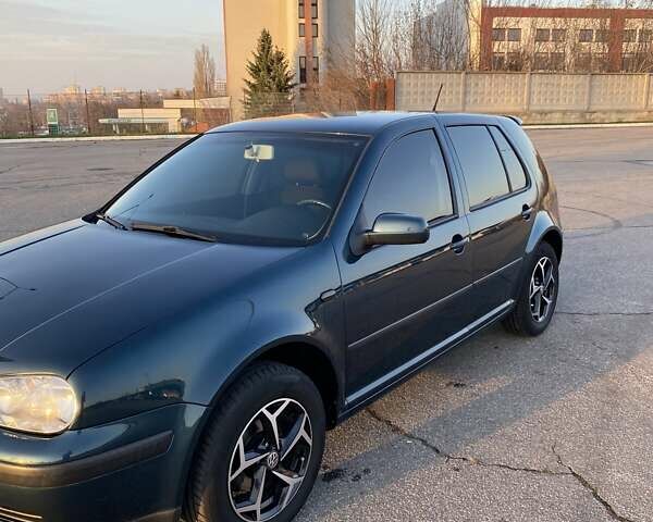 Зеленый Фольксваген Гольф, объемом двигателя 1.6 л и пробегом 250 тыс. км за 4200 $, фото 2 на Automoto.ua