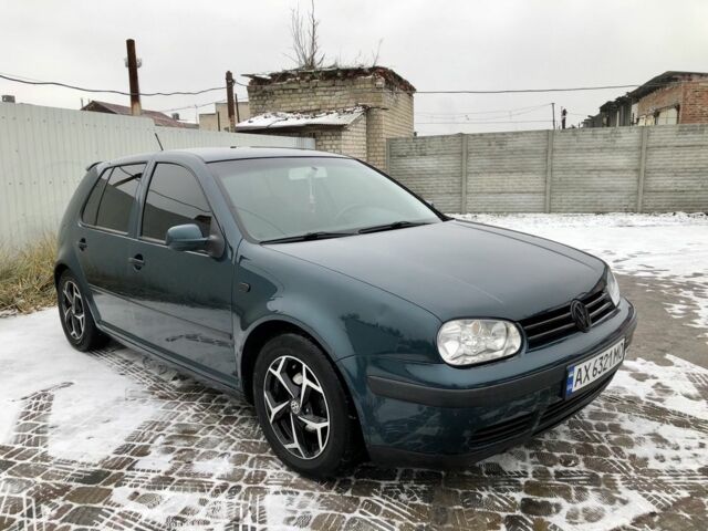 Зеленый Фольксваген Гольф, объемом двигателя 1.6 л и пробегом 251 тыс. км за 4350 $, фото 2 на Automoto.ua