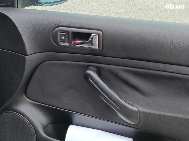 Зеленый Фольксваген Гольф, объемом двигателя 1.6 л и пробегом 170 тыс. км за 4990 $, фото 25 на Automoto.ua