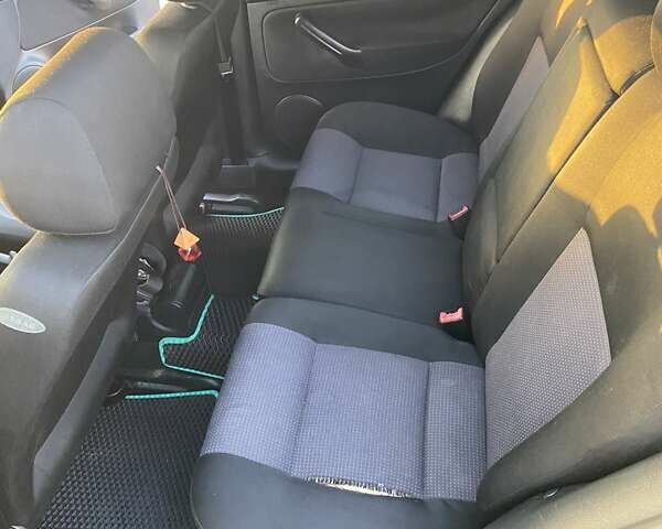 Зеленый Фольксваген Гольф, объемом двигателя 1.6 л и пробегом 250 тыс. км за 4200 $, фото 11 на Automoto.ua