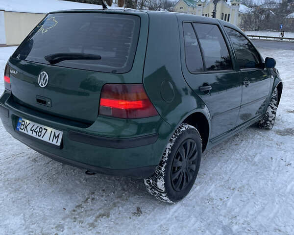 Зеленый Фольксваген Гольф, объемом двигателя 1.6 л и пробегом 343 тыс. км за 3550 $, фото 7 на Automoto.ua