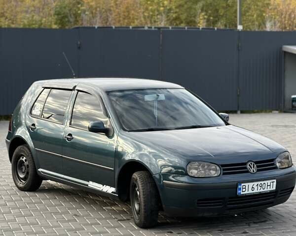 Зеленый Фольксваген Гольф, объемом двигателя 1.6 л и пробегом 298 тыс. км за 4799 $, фото 1 на Automoto.ua