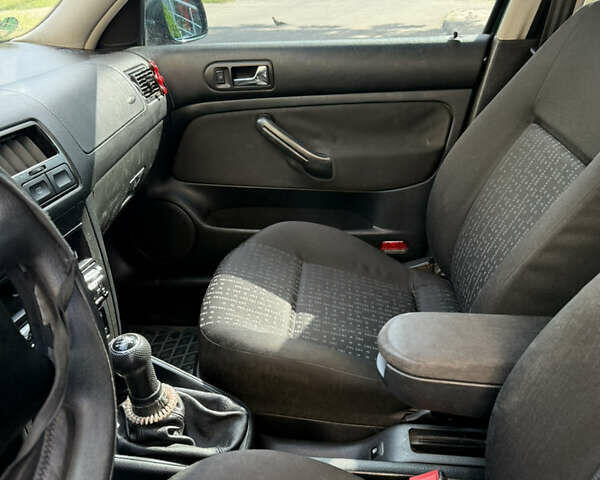 Зелений Фольксваген Гольф, об'ємом двигуна 1.6 л та пробігом 252 тис. км за 3600 $, фото 17 на Automoto.ua